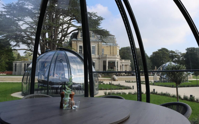 Orange Grove Hotel & Gardens