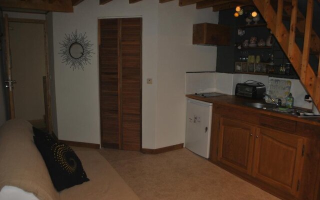 Celinie's Guest House