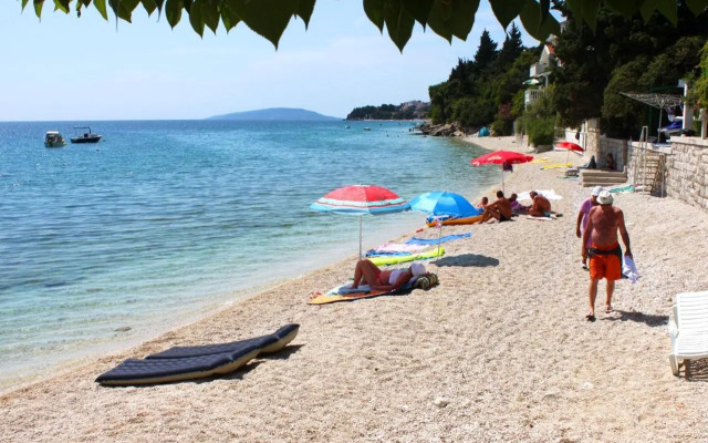 Apartments by the sea Brist, Makarska - 6813