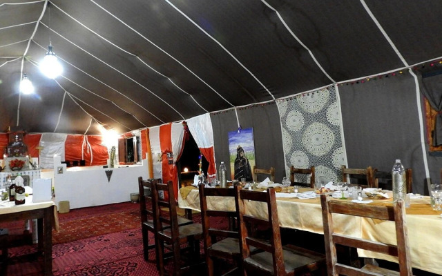 Room in Guest Room - Luxury Desert Camp in Merzouga