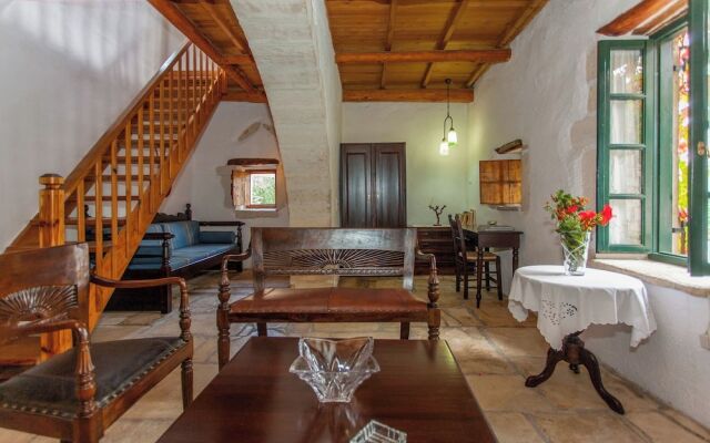 Dream 1 -traditional House With Pool To Share