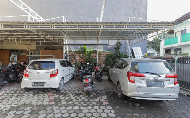 RedDoorz Syariah near Universitas Jember