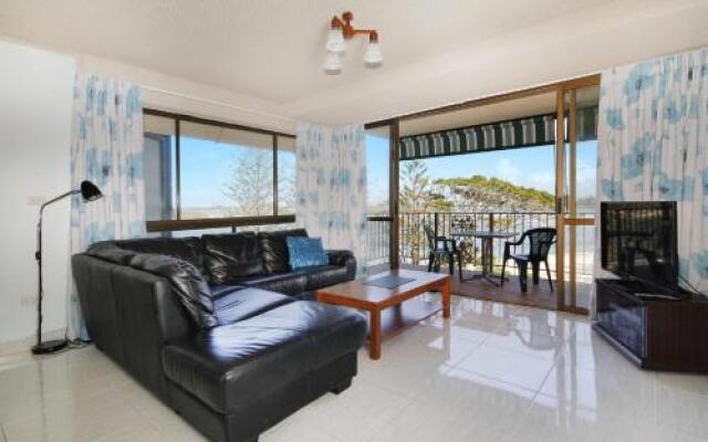 Lowanna Unit 14, 24 Bulcock Beach Esplanade, Bulcock Beach