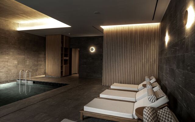 Anemi Hotel & Suites