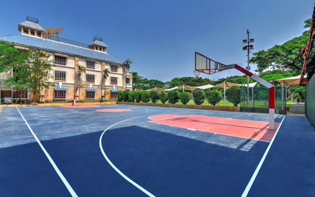 Celebrity Resort