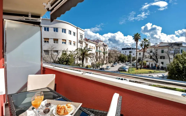 Airy vista apartment in city center
