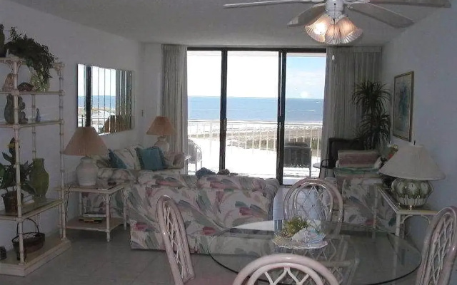 Southsea Tower Apartments, Marco Island