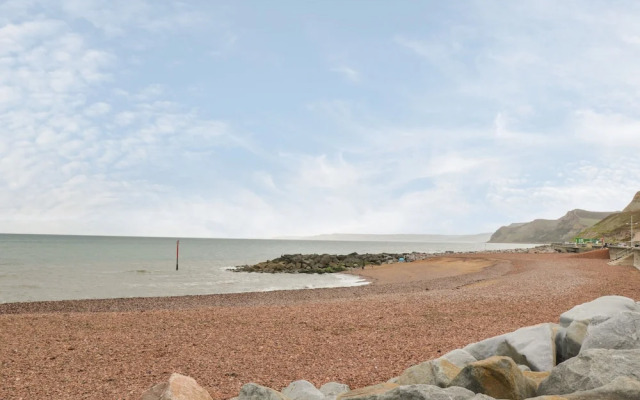 West Bay Holiday Home