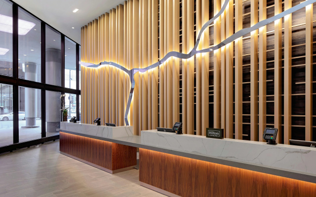 DoubleTree by Hilton Chicago - Magnificent Mile