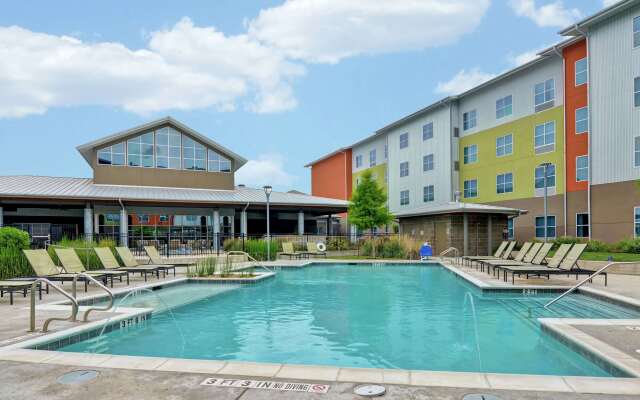 Homewood Suites by Hilton TechRidge Parmer @ I-35