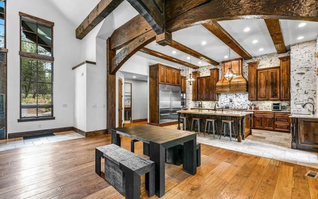 Sable Rock Manor