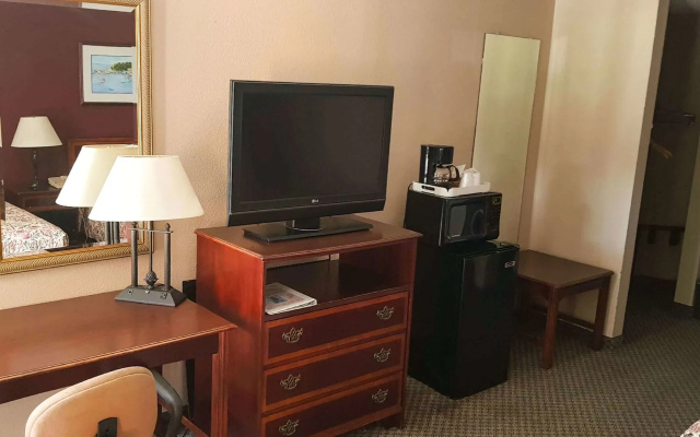 Mayfair Inn