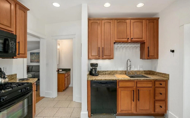 Saugatuck Harbor House