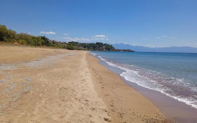 Koroni Stone House, newly built studios by the sea