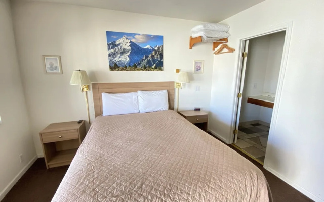 Bristlecone Motel