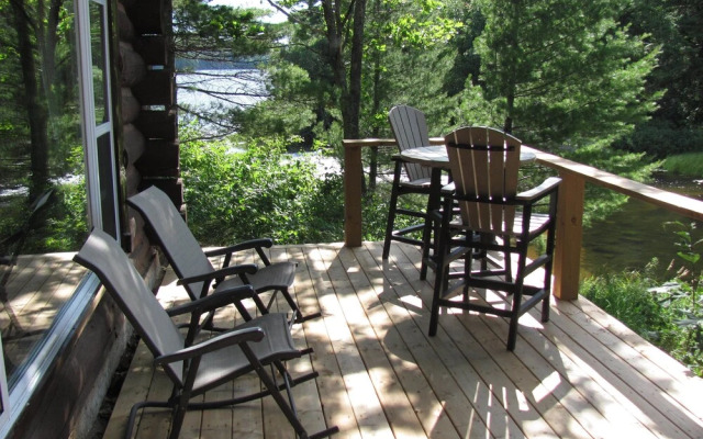 Waterfalls Lodge