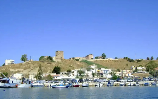 Apartment In Villa Near The Sea