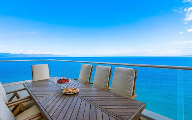 4BR  Luxury Penthouse with Ocean Views