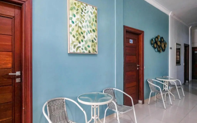 RedDoorz near Hermes Place Polonia Medan