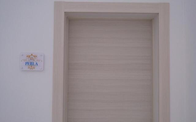 White Apartments & Spa