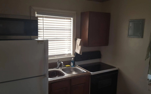 Early American Motel