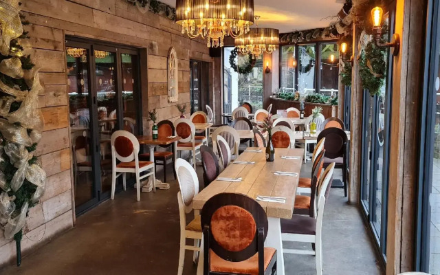 The Waterside Bar Rooms & Restaurant