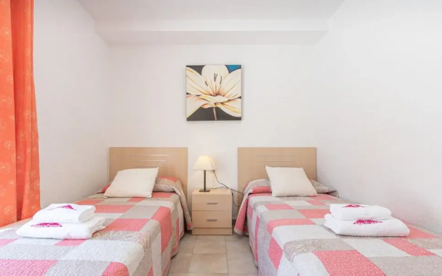 Modern Family Apartment Near Beach