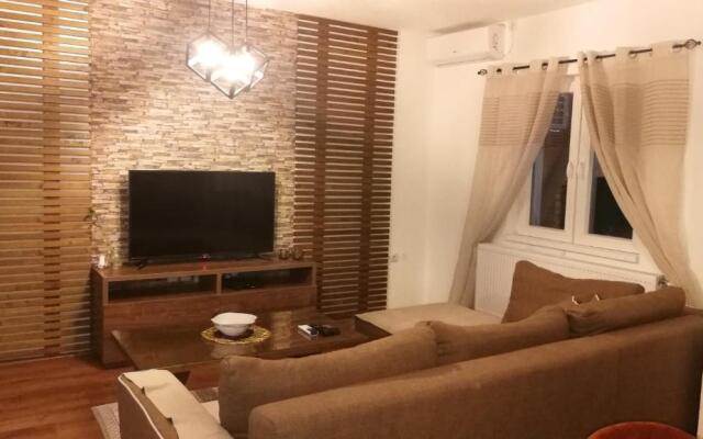 Gold Apartment
