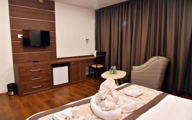 Rufina Pinasa Residency