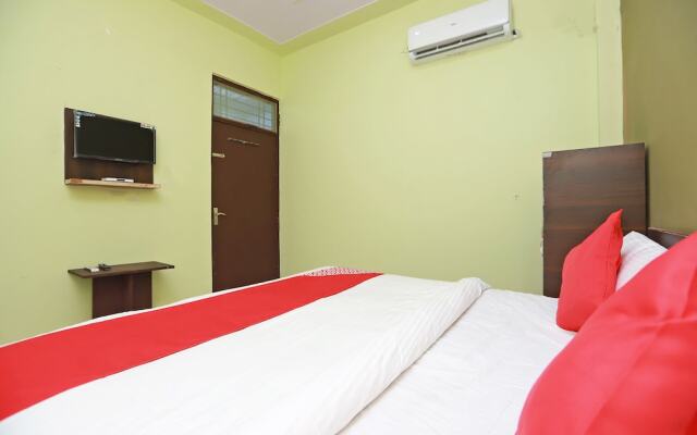 OYO 37470 The Mohan Grand