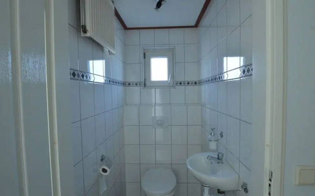 Lovely Holiday Home in Kaatsheuvel With Bubble Bath