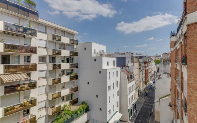 Chic and Luminous Apartment in Bastille