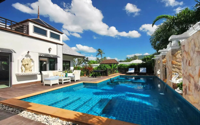 8 Bedrooms Twin Villas in Chaweng