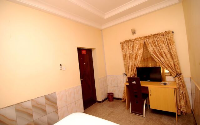 Lapour Hotels Ltd