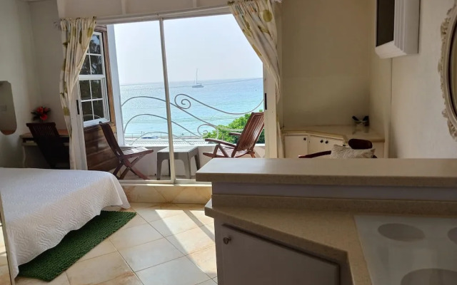 Coral Lane Beach Apartments