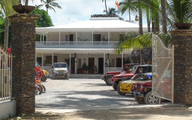 Las Cayenas Beach Hotel