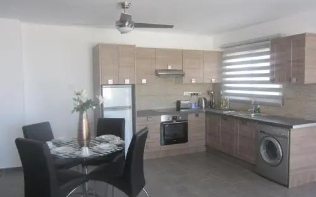 Marina Apartments 211