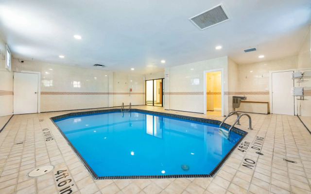 Quality Inn Downtown Inner Harbour