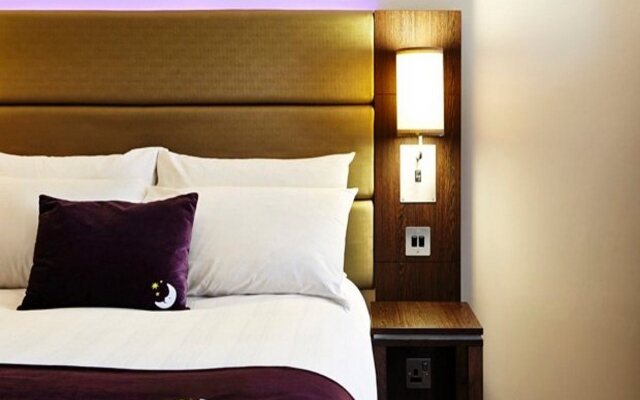 Premier Inn Croydon West (Purley A23)