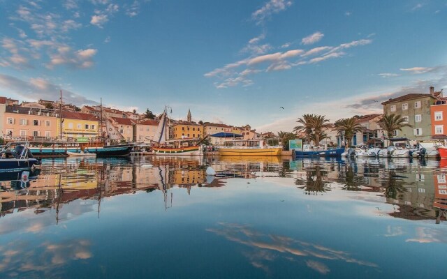 Amazing Apartment in Mali Losinj With Wifi and 2 Bedrooms