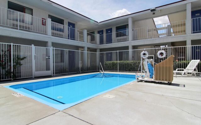 Motel 6-Albuquerque, NM - Coors Road