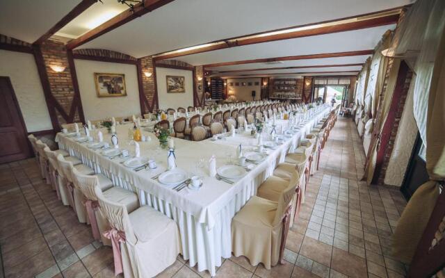 Hubertus Aparthotel & Restaurant & Horse Club