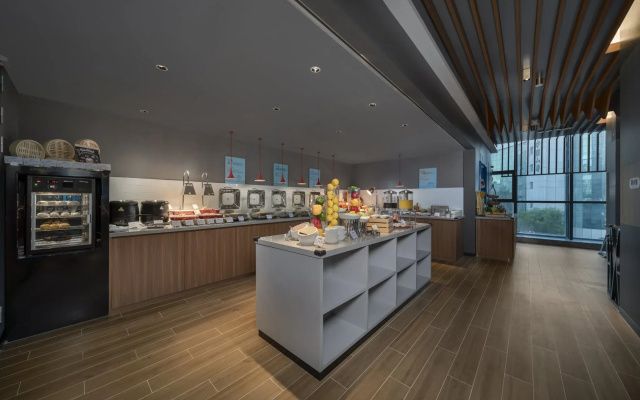 Holiday Inn Express Zhuhai Gongbei By Ihg