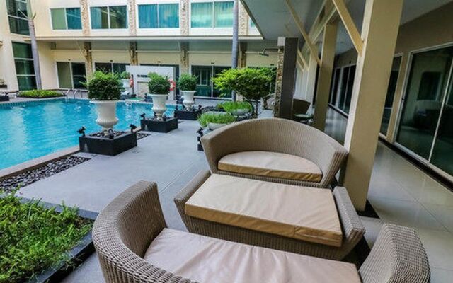 Nida Rooms New Petchburi Perspective at The Green Bells