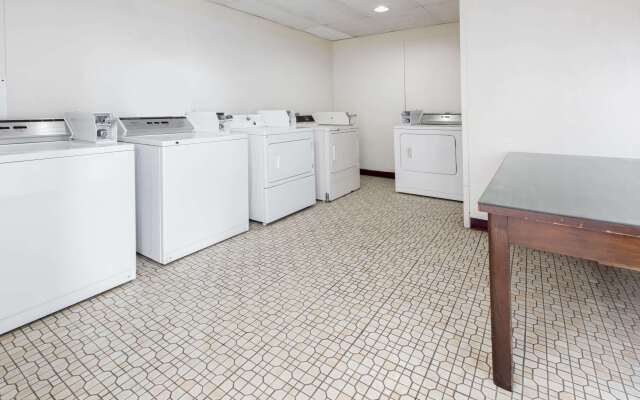 Knights Inn Longview