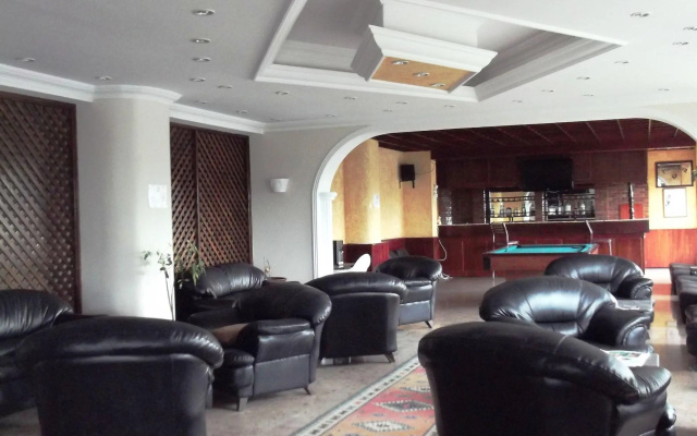 West Ada Inn Hotel
