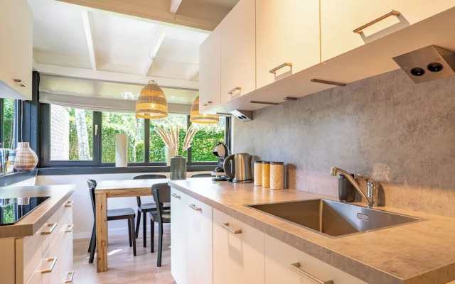 Boshuisje Rekem Three-Bedroom Houses