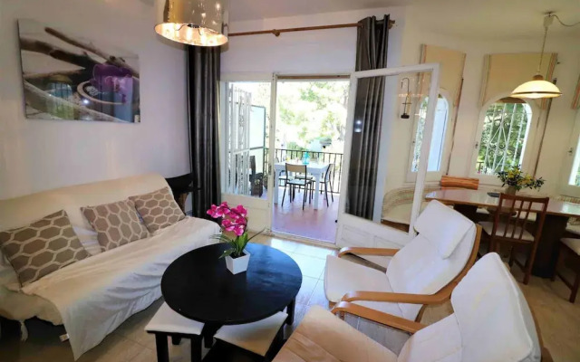 Spacious Apt. With Barbecue in Roses