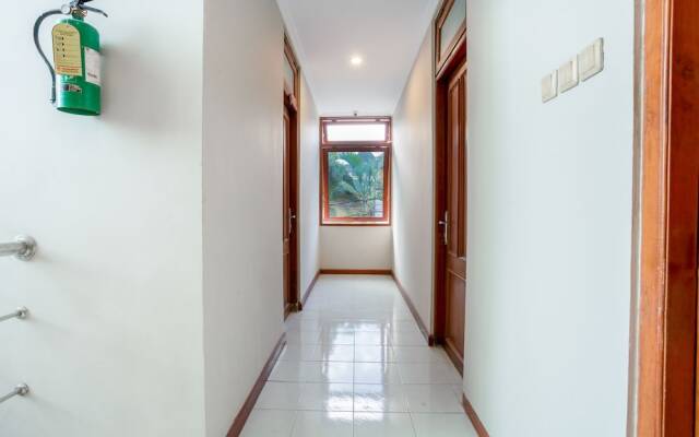 Hotel Winotosastro by OYO Rooms