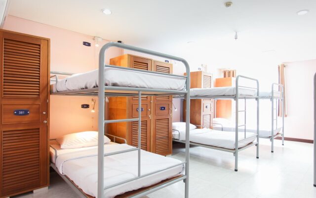 Hostel @ 8 Sukhumvit Bangkok